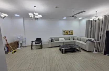 شقة - غرفة نوم - 2 حمامات للايجار في البسيتين - المحرق