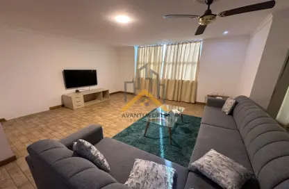 Apartment - 3 Bedrooms - 3 Bathrooms for rent in Al Juffair - Capital Governorate
