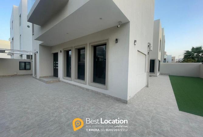 985599 - Property Image 2