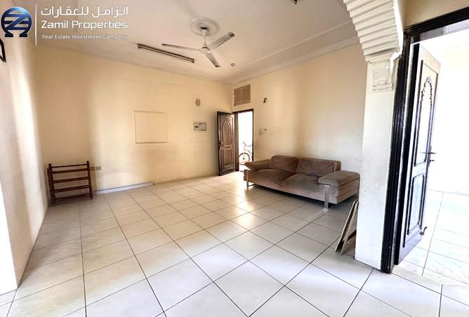 929908 - Property Image 2