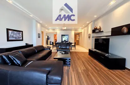 Apartment - 2 Bedrooms - 4 Bathrooms for rent in Al Juffair - Capital Governorate