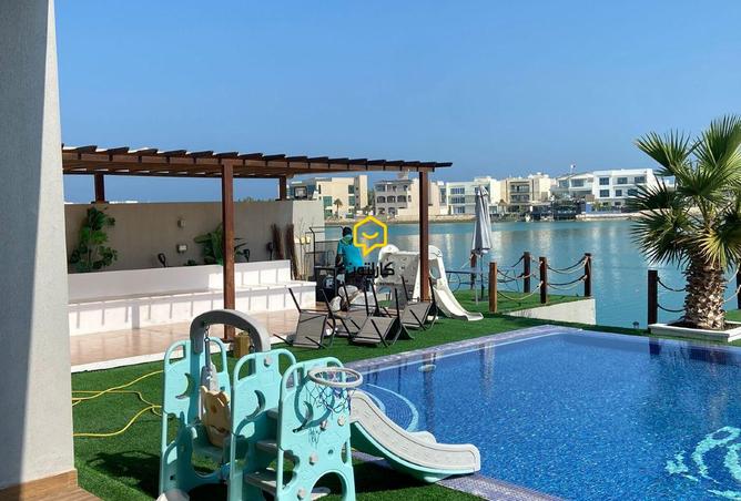 983851 - Property Main Image