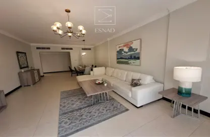 Apartment - 3 Bedrooms - 3 Bathrooms for rent in Al Juffair - Capital Governorate