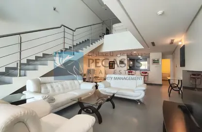 دوبلكس - غرفة نوم - 2 حمامات للايجار في أمواج مارينا - أمواج - المحرق