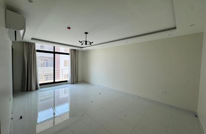 Apartment - 2 Bedrooms - 3 Bathrooms for rent in Hidd - Muharraq Governorate