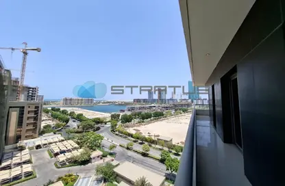 Apartment - 2 Bedrooms - 3 Bathrooms for rent in Reef Island - Capital Governorate