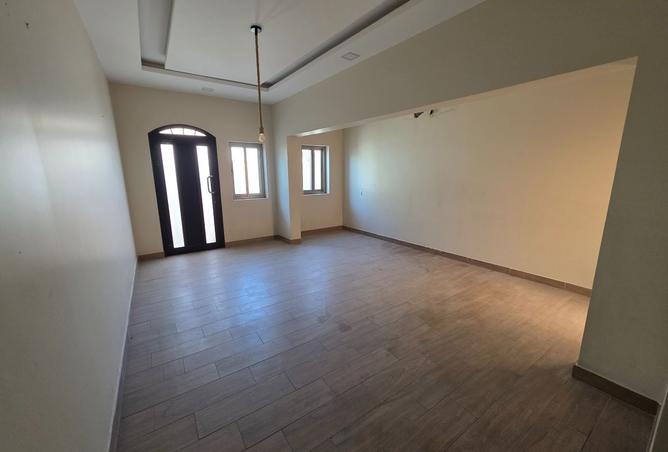954462 - Property Image 2