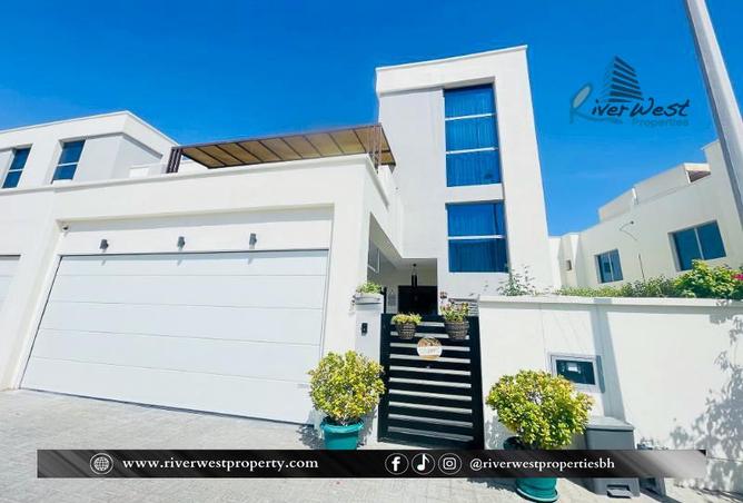 Villa - 4 Bedrooms - 6 Bathrooms for sale in Al Qamra - Diyar Al Muharraq - Muharraq Governorate