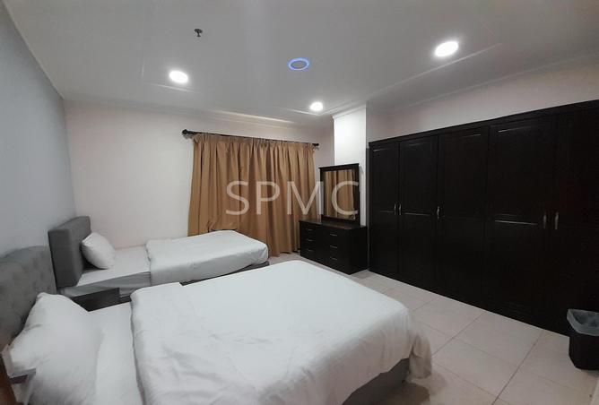 990377 - Property Image 2