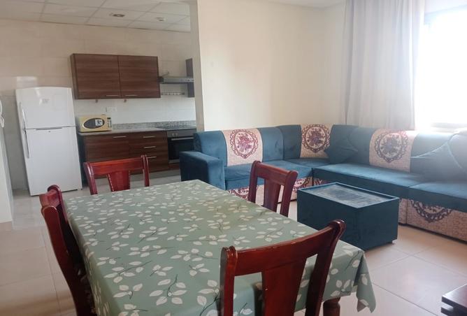 957618 - Property Image 2