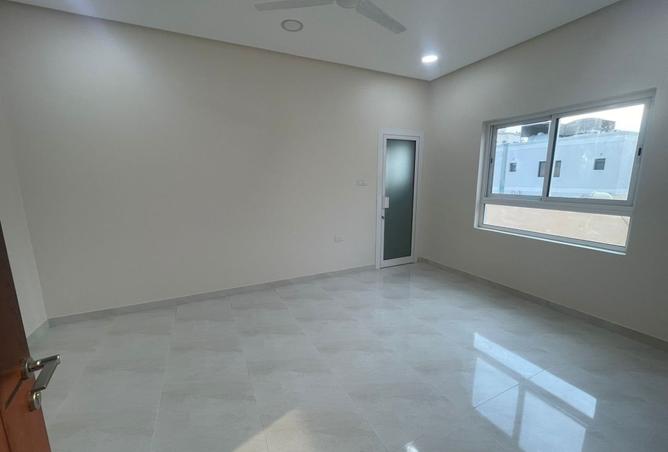 979672 - Property Image 3