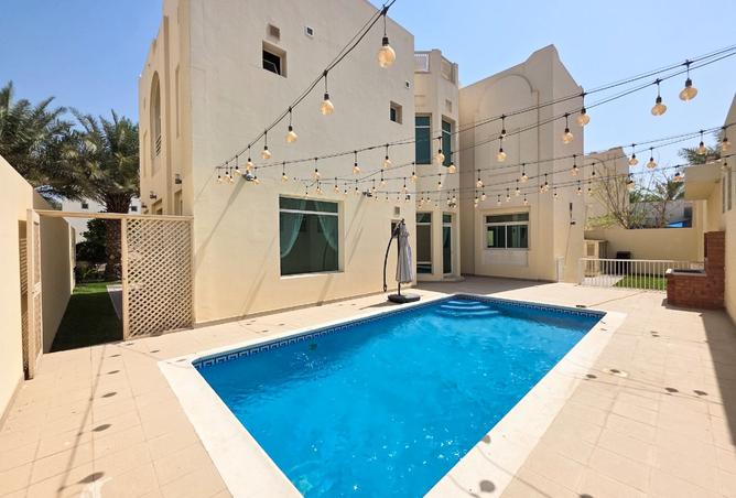 983210 - Property Image 2