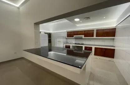 Kitchen image for: Villa - 4 Bedrooms - 4 Bathrooms for rent in Janabiya - Northern Governorate, Image 1