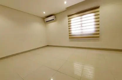 Office Space - Studio - 2 Bathrooms for rent in Mahooz - Manama - Capital Governorate