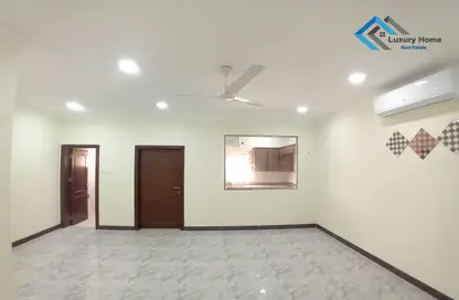 Empty Room image for: Apartment - 2 Bedrooms - 3 Bathrooms for rent in Galali - Muharraq Governorate, Image 1
