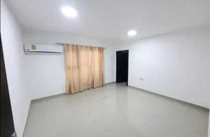 Apartment - 2 Bedrooms - 3 Bathrooms for rent in Hidd - Muharraq Governorate