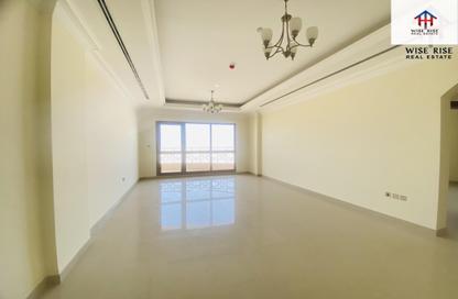 Apartment - 2 Bedrooms - 3 Bathrooms for rent in Manama - Capital Governorate