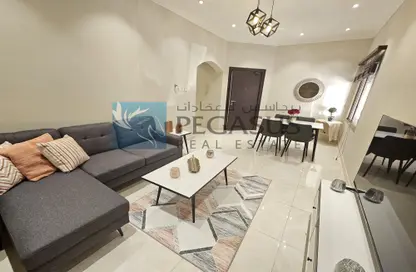 Living / Dining Room image for: Apartment - 1 Bedroom - 2 Bathrooms for rent in Saar - Northern Governorate, Image 1