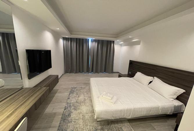 956418 - Property Image 2