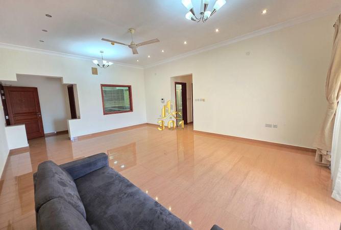 970002 - Property Image 2