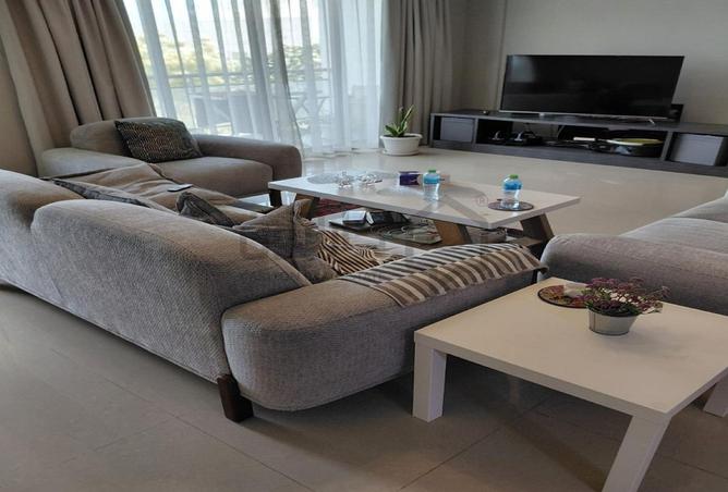953749 - Property Image 2