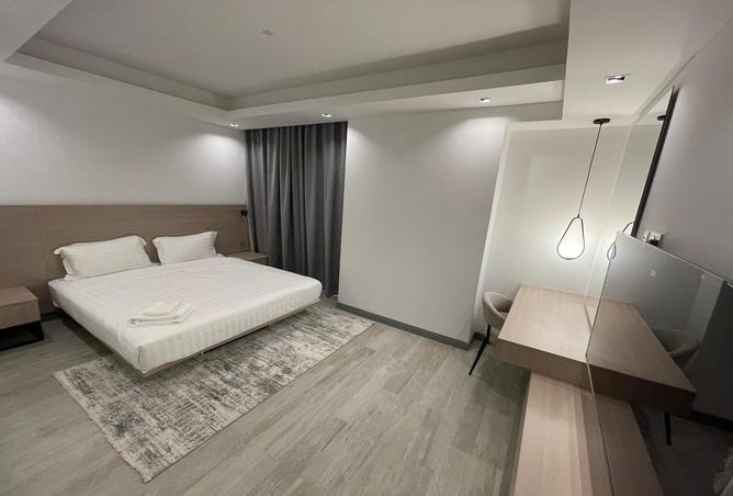 956414 - Property Image 3