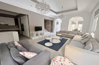 Living Room image for: Villa - 3 Bedrooms - 3 Bathrooms for rent in Janabiya - Northern Governorate, Image 1