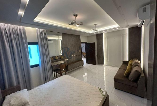 982443 - Property Image 2