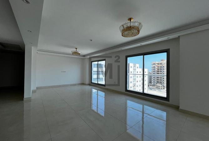 958063 - Property Image 2