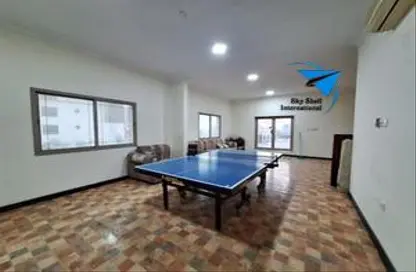 Apartment - 2 Bedrooms - 2 Bathrooms for rent in Al Juffair - Capital Governorate