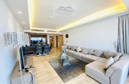 Living Room image for: Apartment - 1 Bedroom - 2 Bathrooms for rent in Essence of Dilmunia - Dilmunia Island - Muharraq Governorate, Image 1