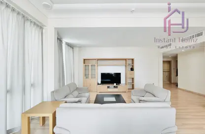 Apartment - 2 Bedrooms - 2 Bathrooms for rent in Al Juffair - Capital Governorate