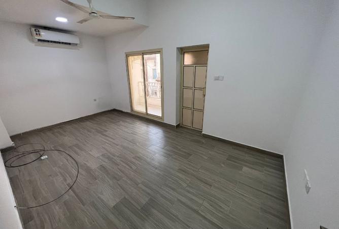 983975 - Property Image 2