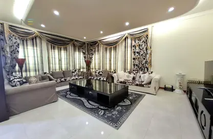 Villa - 4 Bedrooms - 5 Bathrooms for rent in Hidd - Muharraq Governorate