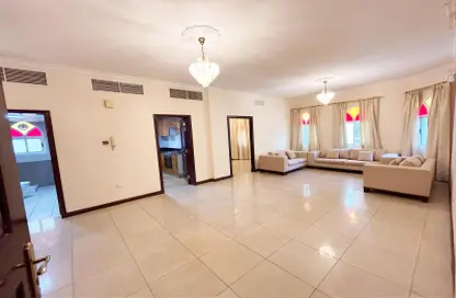 Living Room image for: Apartment - 3 Bedrooms - 2 Bathrooms for rent in Exhibition Road - Hoora - Capital Governorate, Image 1