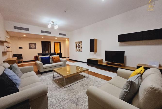 952653 - Property Image 2