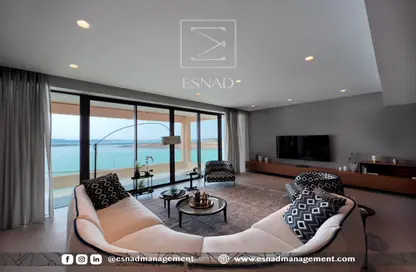 Living Room image for: Villa - 4 Bedrooms - 5 Bathrooms for sale in Amwaj Beachfront - Amwaj Islands - Muharraq Governorate, Image 1