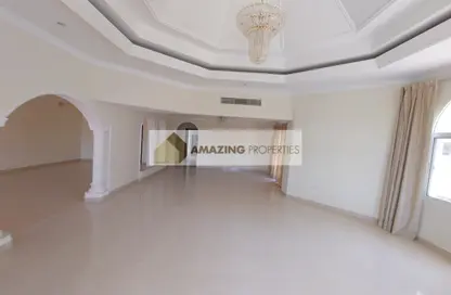 Villa - 4 Bedrooms - 4 Bathrooms for rent in Janabiya - Northern Governorate