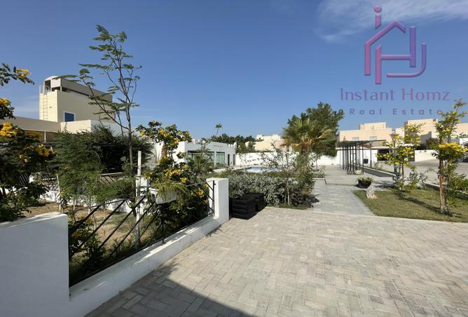 983214 - Property Image 2