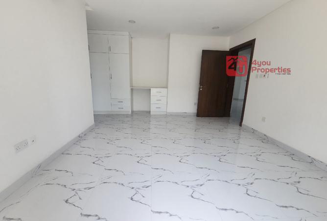 975687 - Property Image 3