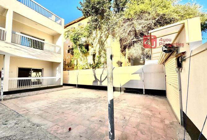 985923 - Property Image 3