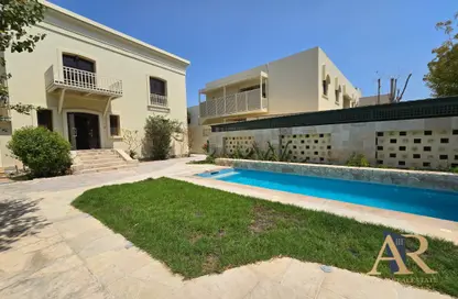 Villa - 4 Bedrooms - 4 Bathrooms for rent in Mahooz - Manama - Capital Governorate