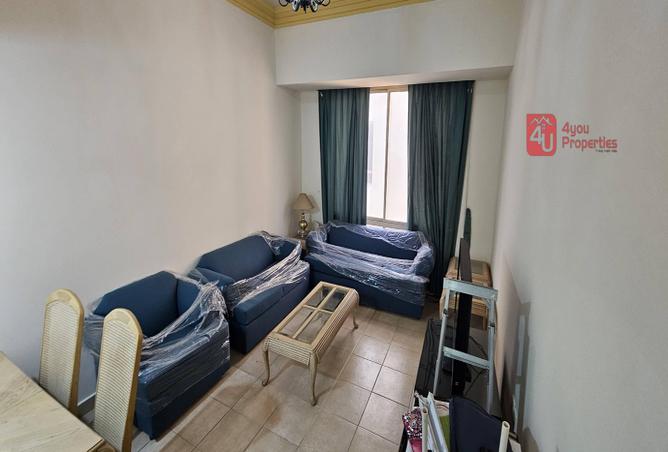 976413 - Property Image 2