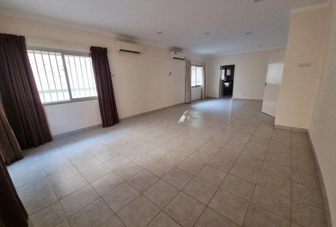 978821 - Property Image 2