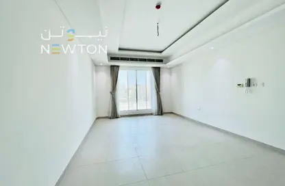 Apartment - 2 Bedrooms - 2 Bathrooms for rent in Sanabis - Manama - Capital Governorate