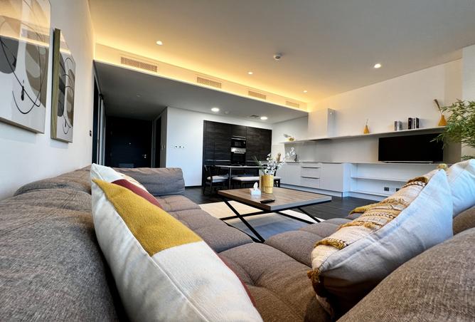 957405 - Property Image 2