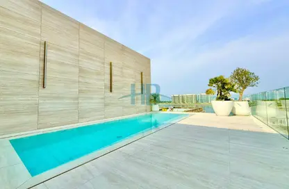 Villa - 5 Bedrooms - 6 Bathrooms for sale in Reef Island - Capital Governorate