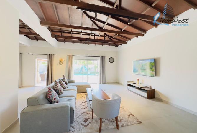 963286 - Property Image 2