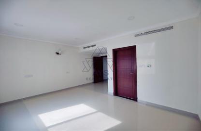 Apartment - 2 Bedrooms - 2 Bathrooms for rent in Busaiteen - Muharraq Governorate