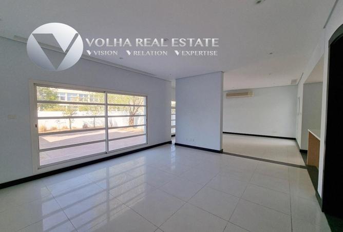 869298 - Property Image 3
